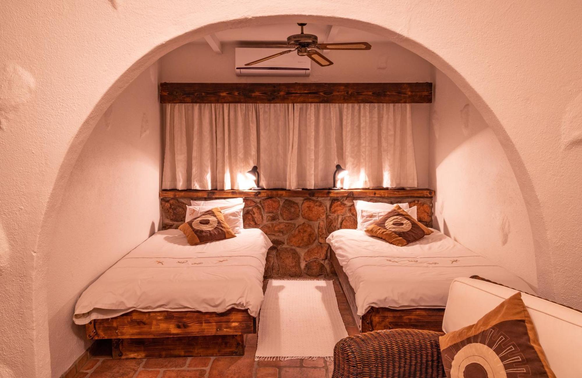 Mount Etjo Safari Lodge Kalkfeld ภายนอก รูปภาพ