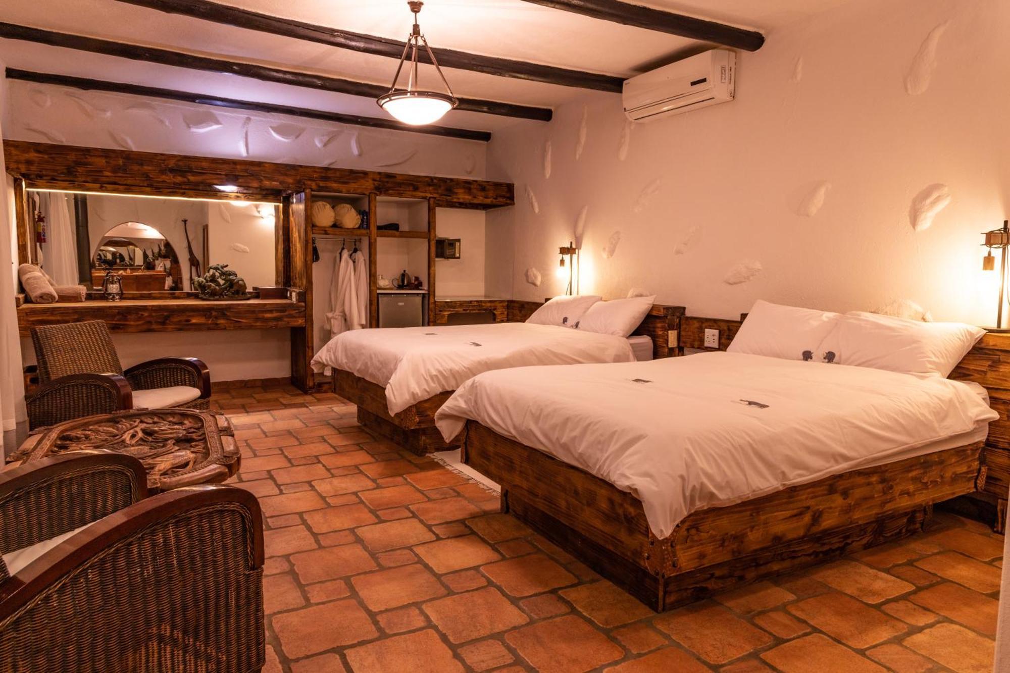 Mount Etjo Safari Lodge Kalkfeld ภายนอก รูปภาพ