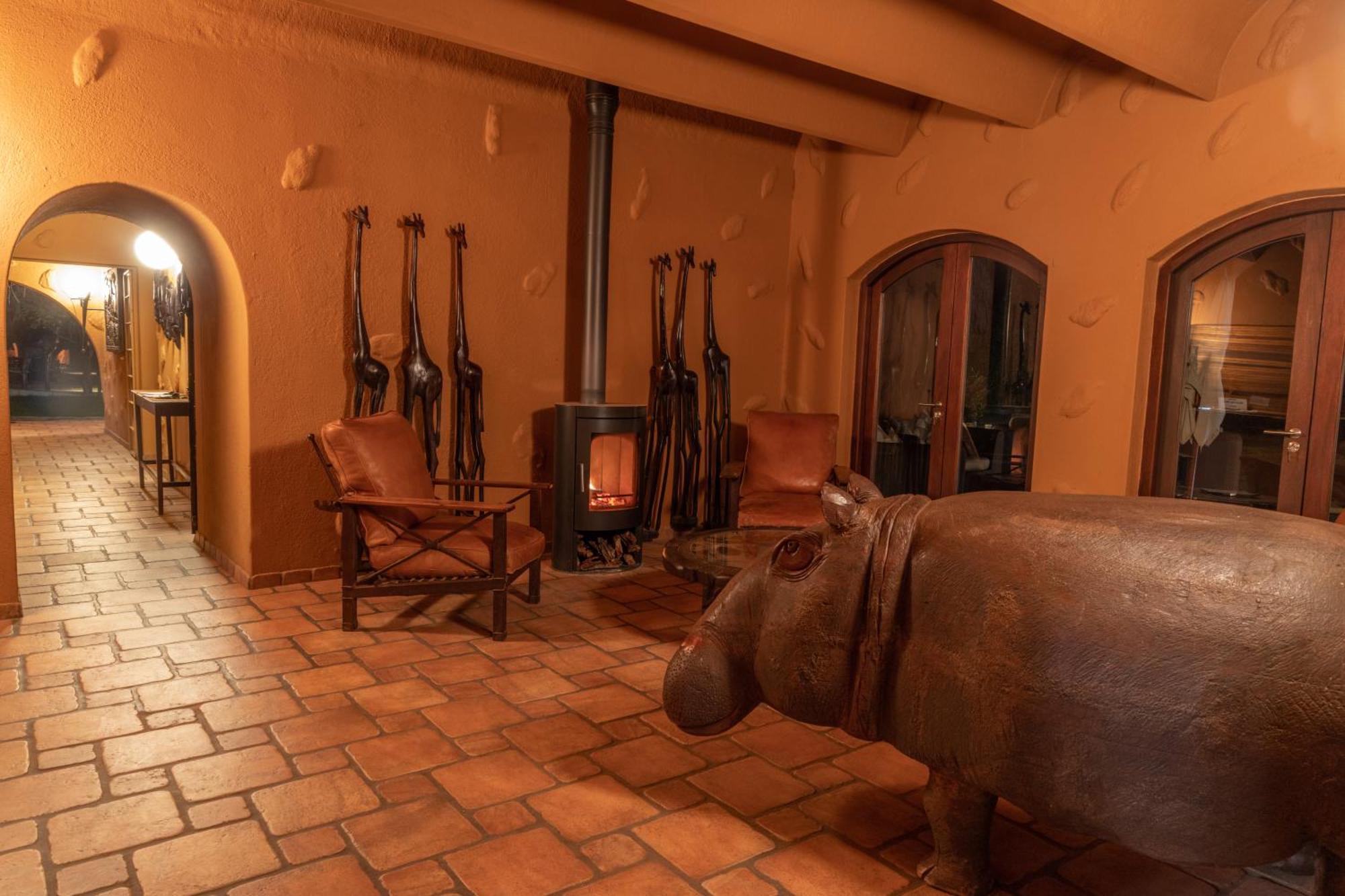 Mount Etjo Safari Lodge Kalkfeld ภายนอก รูปภาพ